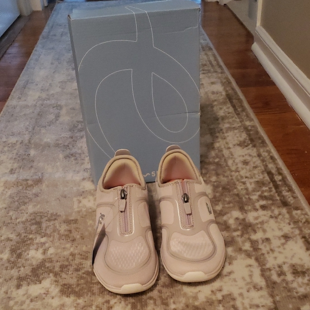 Easy Spirit Gray Athletic Shoes Slip-On Comfort